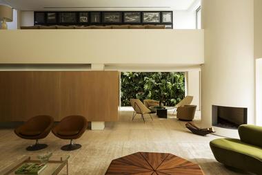Galeria de Como esquentar a casa: 20 soluções de lareiras em residências brasileiras  - 13