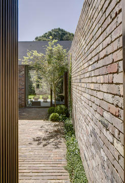 Gallery of Lindfield House / Polly Harbison  - 7