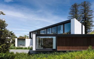 Gallery of Collins Beach House / Tobias Partners  - 1