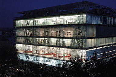 Galeria de Clássicos da Arquitetura: Mediateca de Sendai / Toyo Ito & Associates  - 1