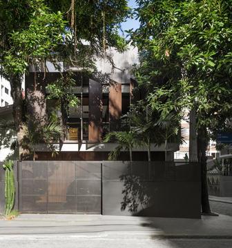 Casa Luís Delfino / Pimont Arquitetura