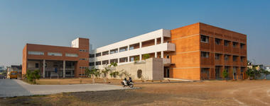 阿克沙尔·阿尔博尔国际学校 / KSM Architecture