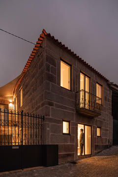 Arc House / Filipe Pina