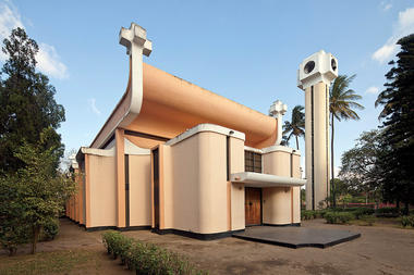 Galeria de Pancho Guedes, esculpindo uma nova África  - 1