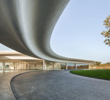 Gallery of Southcape Owner’s Club: Clubhouse / Mass Studies  - 5