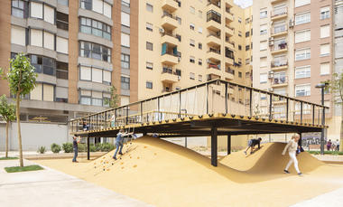 Galeria de Praça Santa María Mazzarello / HDH arquitectos  - 5