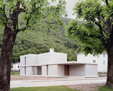 Zanini Porta House / Inches Geleta Architetti