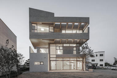 House L.M / DESIGN GROUP COLLABO