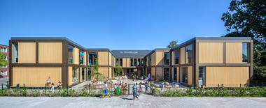 木质框架的‘填充’，阿姆斯特丹全球公民小学 / Moke Architecten