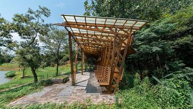 镇江茅山景区陈庄“轻木水榭”  / 东南大学建筑学院韩晓峰设计工作室 