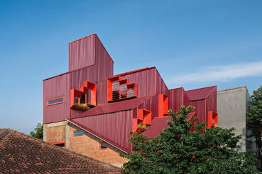 Gallery of Stack By Step Red Zone Boarding House / Ismail Solehudin Architecture  - 5