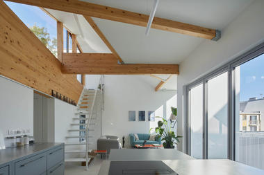 Gallery of Living on the Roof / rotunnojustman  - 20