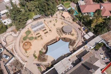 Jardín infantil Ombú Afuera / Andrés Zegers Arquitecto + Lirio Paisaje