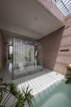 Gallery of Pink House / 23o5Studio  - 15