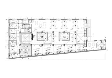 Galería de Oficinas y espacios de trabajo: ejemplos de arquitectura en planta (entre 100 m2 y 10000 m2)  - 21