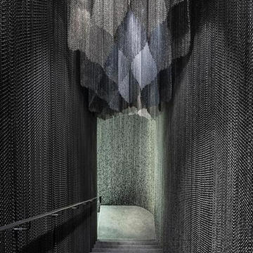 Kriskadecor Aluminium Chain in Casa Batlló Immersive Experience from Kriskadecor