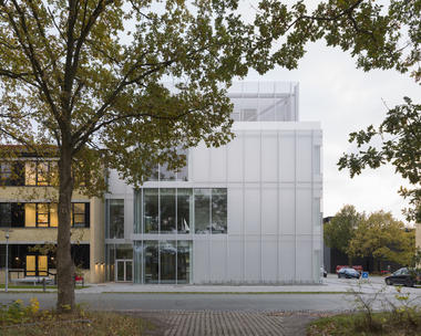 丹麦技术大学生物工程研究实验楼 / Mikkelsen Architects