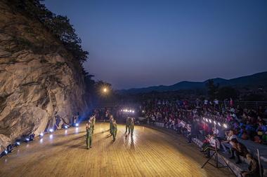 Gallery of Stone Nest Amphitheatre / 3andwich Design / He Wei Studio  - 18