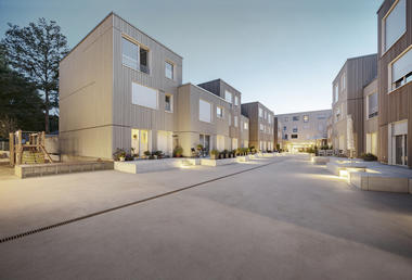 Living at the Old Indoor Pool / UTA Architekten und Stadtplaner