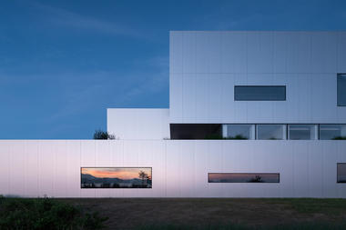 Gallery of Images of Ateliers Jean Nouvel’s Coastal TAG Art Museum Reflecting the Colors of Sunset  - 13