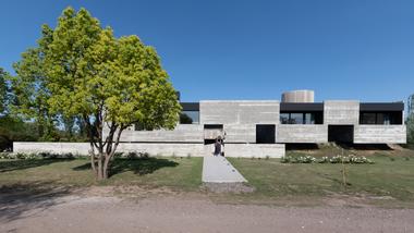 Mono 住宅 / Patio Estudio
