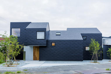 Triangle Layer House / Maruta Architects