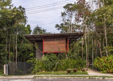 Casa cerchas / Roberto Moita Arquitetos