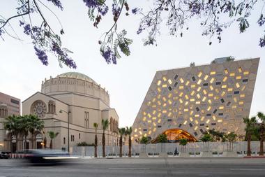 Audrey Irmas Pavilion / OMA