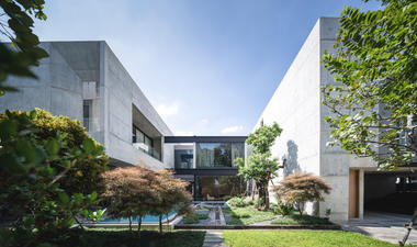 Baan Akard Yen Residence / Studio Krubka