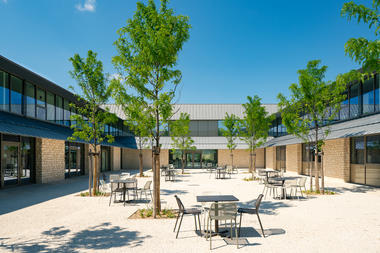 Rémy Martin Office Building / INCA Architectes
