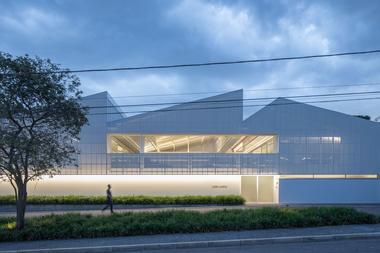 Law Firm Headquarters / BLOCO Arquitetos + Renata Dutra Arquitetura