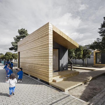 Aulas Modulares de la Escuela Internacional de Palmela / Estúdio AMATAM