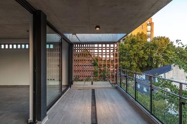 Galería de Edificio de viviendas YPY 1731  / Arqtipo + Paola Castelnuovo  - 19