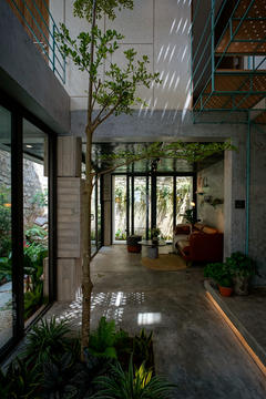 Galería de Casa CHI / Tad.atelier  - 1