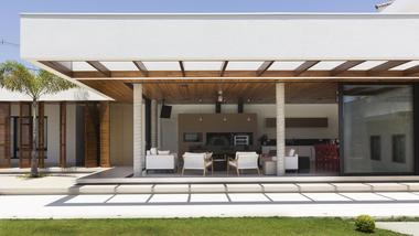 Galería de 15 casas con sus propios hornos a leña para pizza  - 10