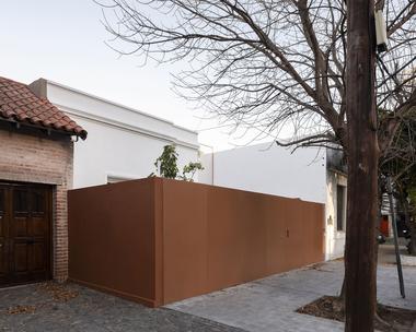 Gallery of MOO House / Agustín Aguirre + FRAM arquitectos  - 1