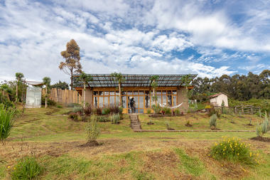 Casa jardín / Al Borde