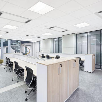 Sistema de purificación de aire - VIDASHIELD UV24™ de Armstrong Ceilings