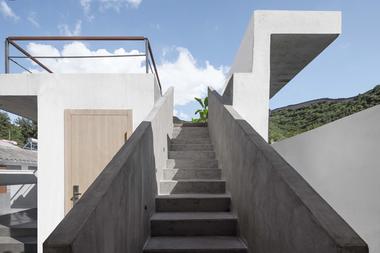 Gallery of Village Courtyard Restaurant / AML Design studio  - 18
