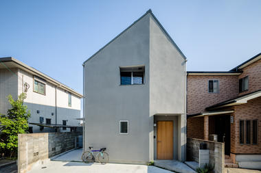 House in Toyonaka / SNARK + Ouvi