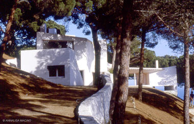 Galería de Clásicos de Arquitectura: Casa Ugalde / José Antonio Coderch  - 13