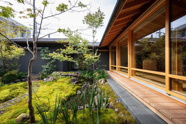 Casa em Matsuyama / Takashi Okuno & Associates