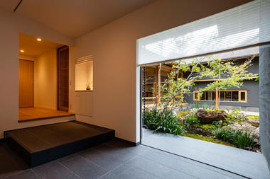 Gallery of House in Matsuyama / Takashi Okuno & Associates  - 3