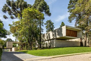 Casa Horizontal / Marcos Bertoldi Arquitetos