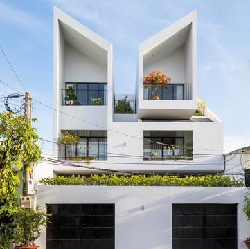 Twin House / 6717 Studio