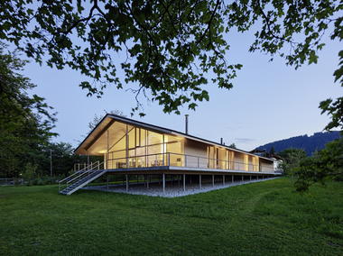 Gallery of Lakeside House / Dietrich | Untertrifaller Architekten  - 14