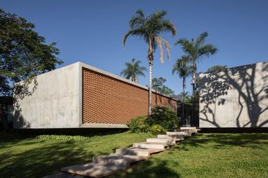 Casa Colina / BLOCO Arquitetos