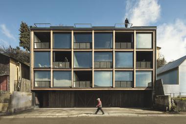 驿站公寓 / Ortuzar Gebauer Arquitectos