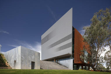 Shepparton Art Museum / Denton Corker Marshall