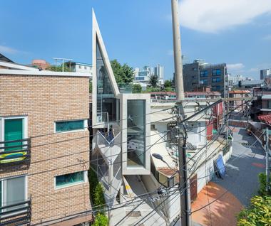 SOSEUM Living Facilities / SML + at COOM PARTNERS
